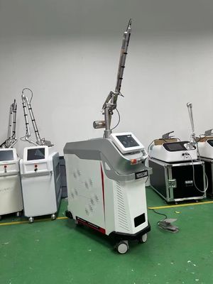 Max Power Cabon peeling machine laser avec 6 têtes laser 2700W Puissance laser 532nm 1064nm 755nm 1320nm